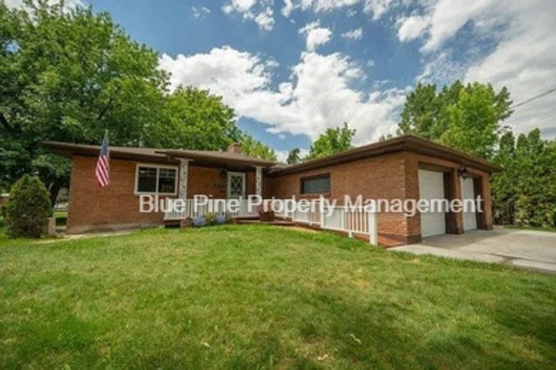 1170 Saint Clair Rd.