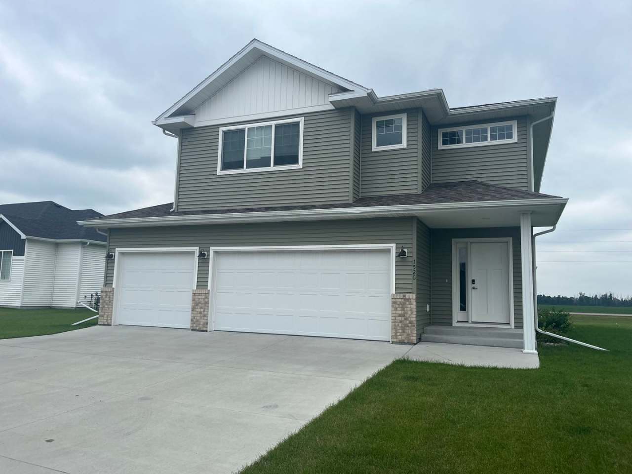 Single family 4 bedroom home