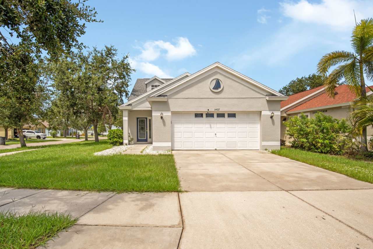 4-Bedroom Home with First-Floor Master, Enclosed Lanai  New Roof
