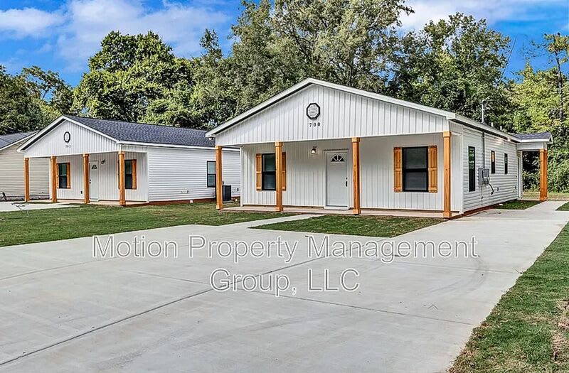 700 Carmen Avenue - B1