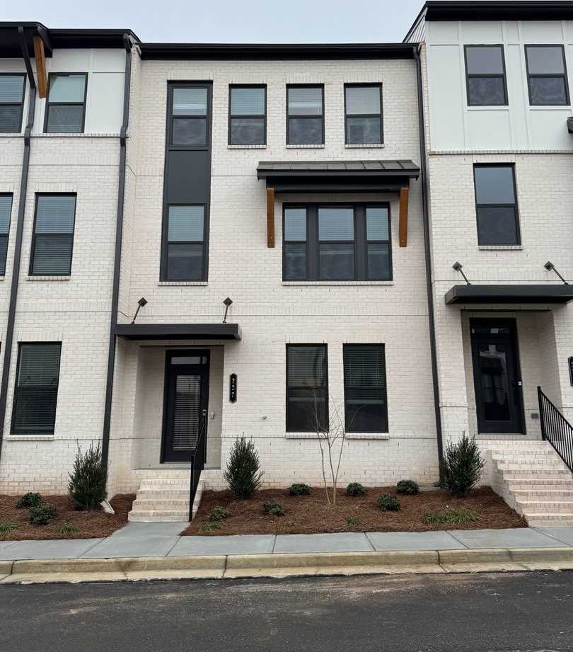 Beautiful 4 bed 3.5 Bath Home in Heart of Lawrenceville!