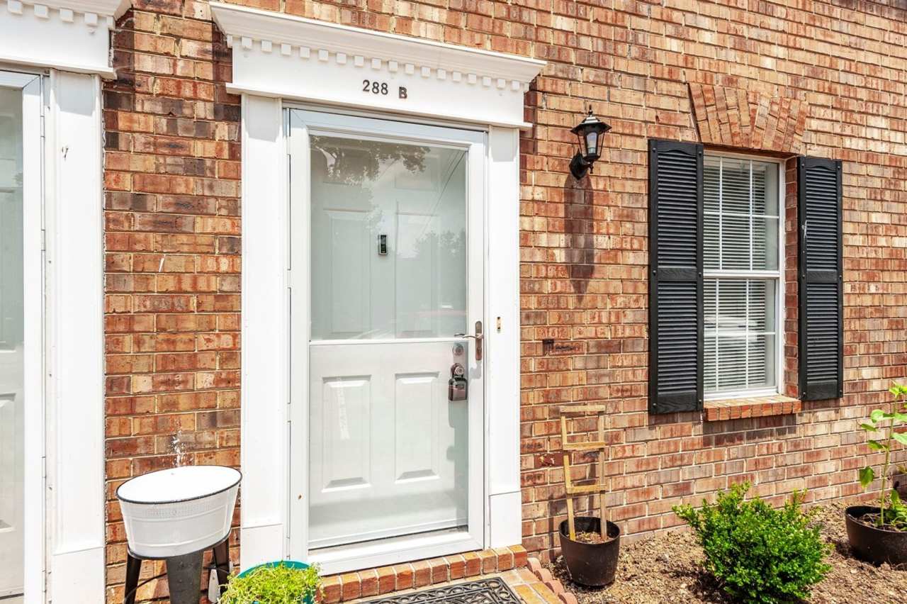 Charming 2BR Townhome in Hendersonville