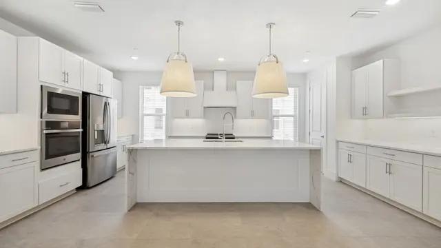 2183 East South Street