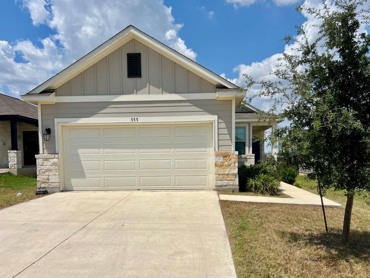 4 bedroom home for lease~$500.00 off of 1st months rent!