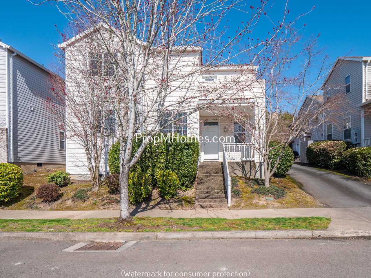 Beautiful Three Bedroom Townhouse - Prime Clackamas Location!