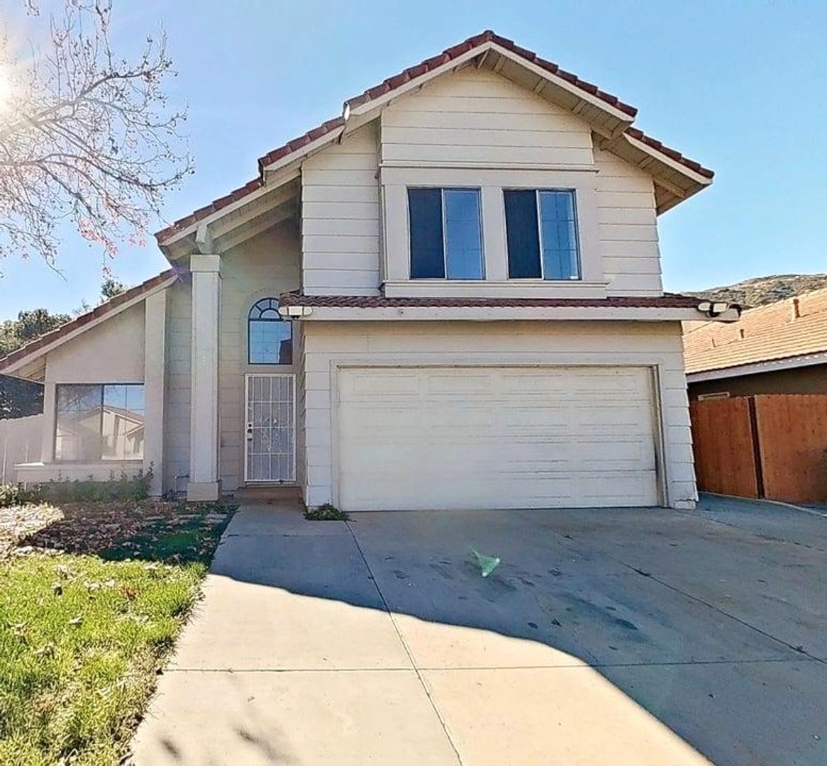 15711 Shadow Mountain Lake Elsinore, CA 92530