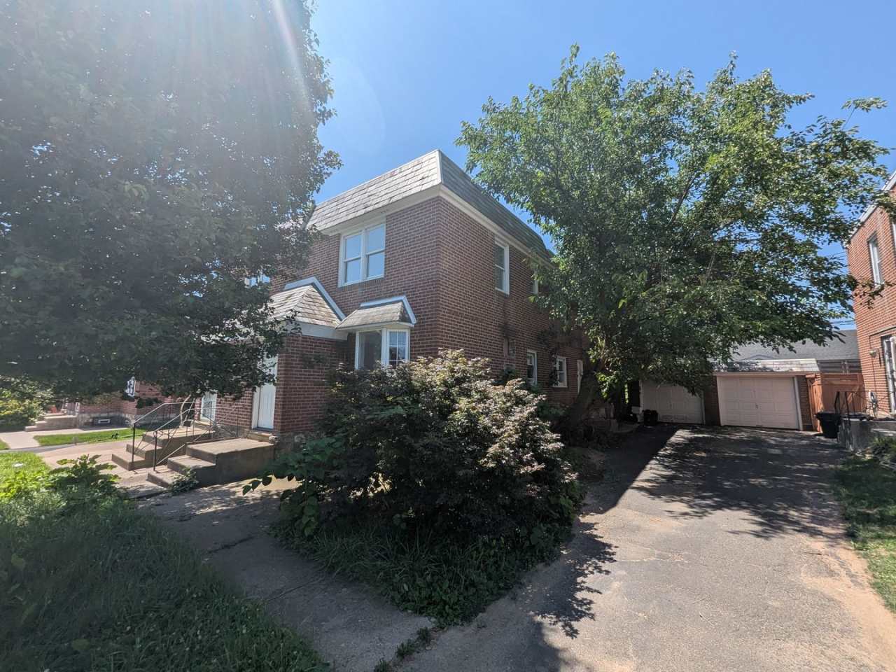 Beautiful Twin - Bells Corner