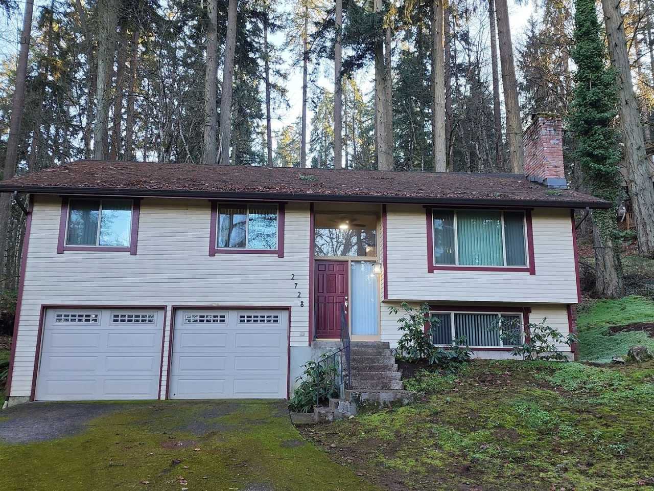 Beautiful Large home in private and quiet community