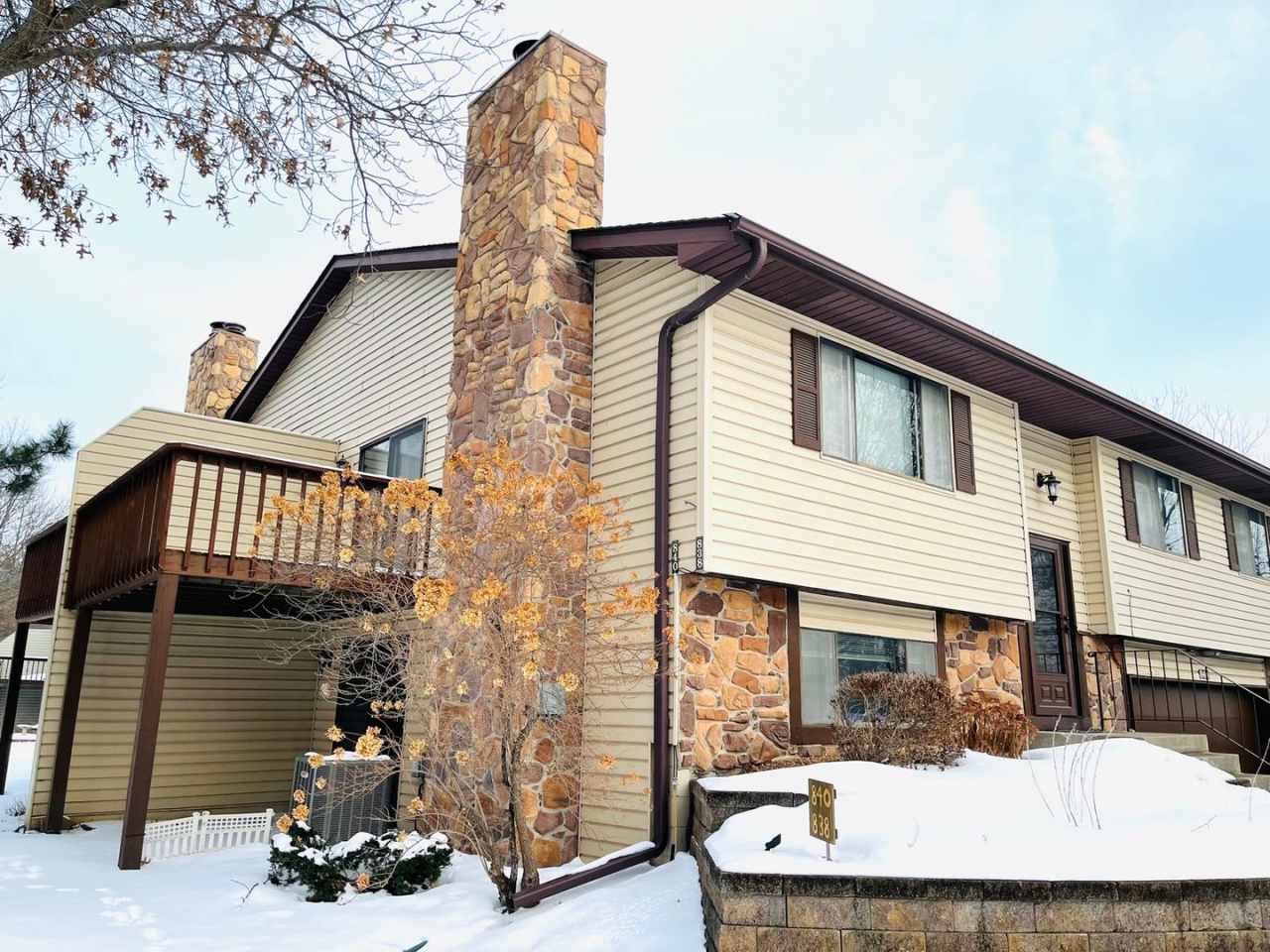 Charming 3BR Townhome in Shoreview-55126