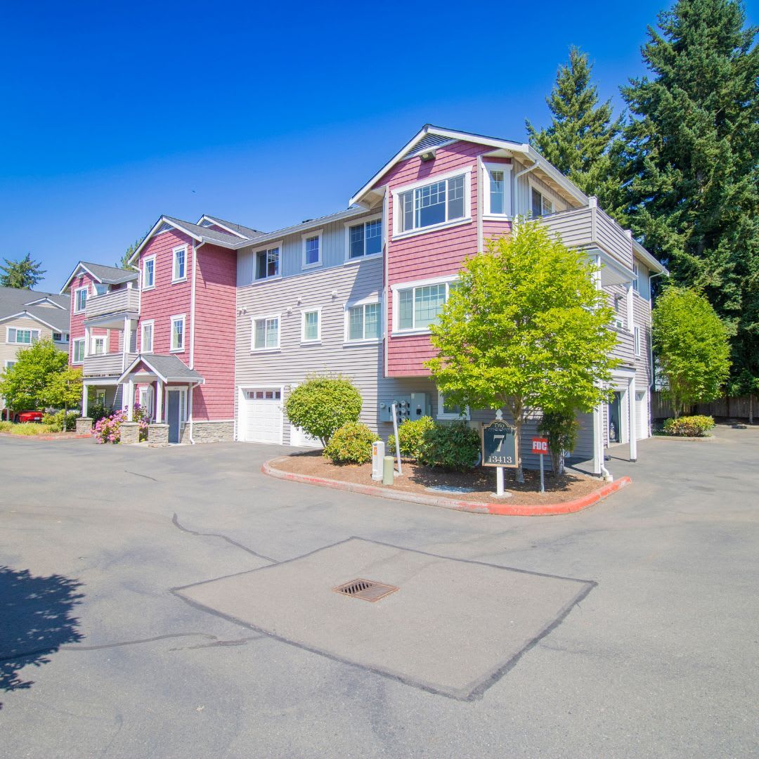 Beautiful 2 Bedroom In South hill!