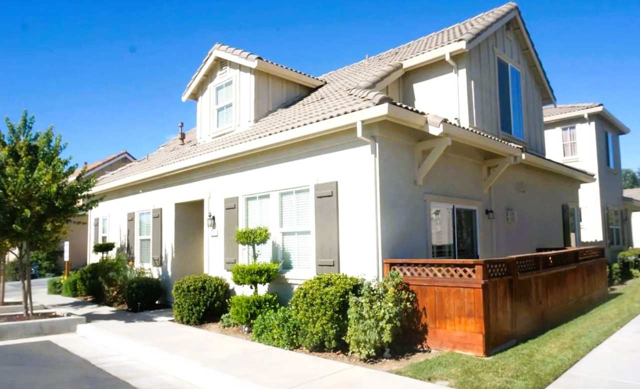 Stunning 2-Bedroom Home in Exclusive 55+ Gated Community – Move-In Ready!