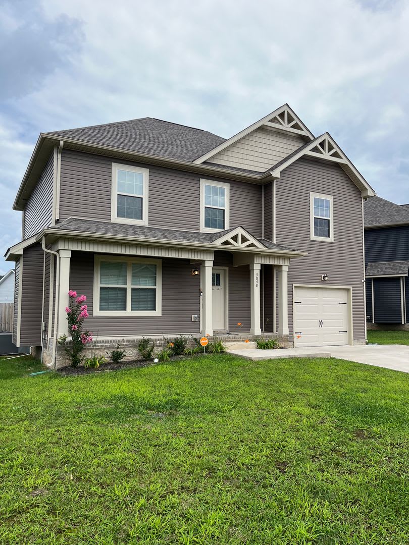 ** COMING SOON ** Beautiful Large Home in Great Location