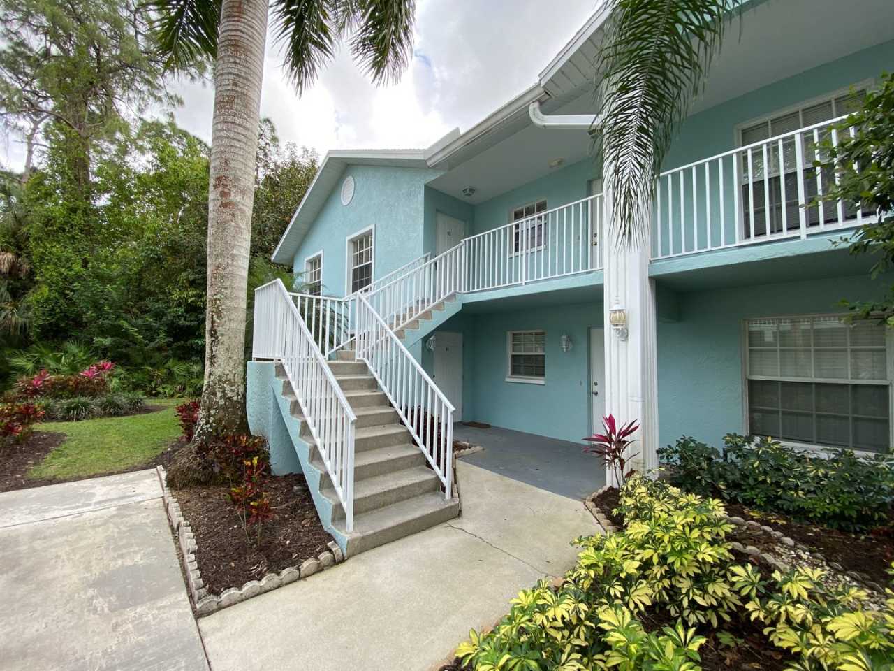 ANNUAL RENTAL - 2 BED / 2 BATH 2ND FLOOR END UNIT IN PINE HAVEN!