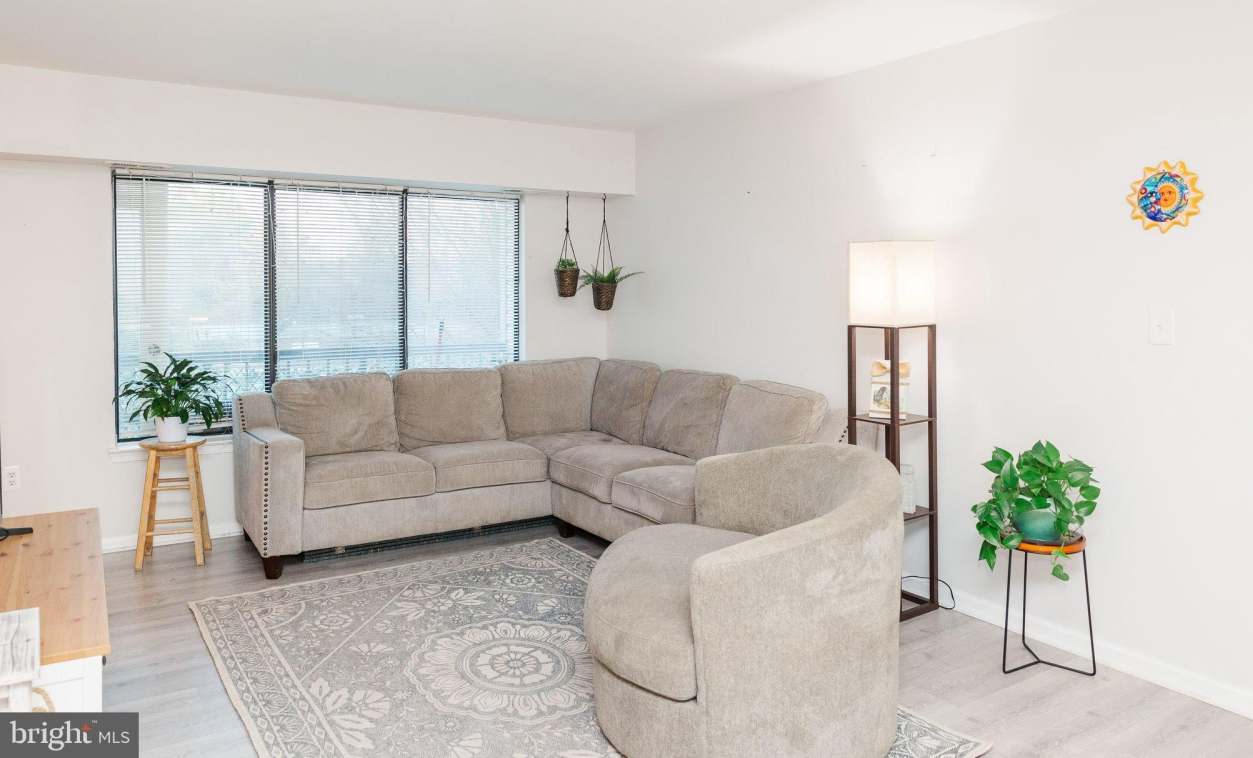 9576 JAYHAWK Terrace