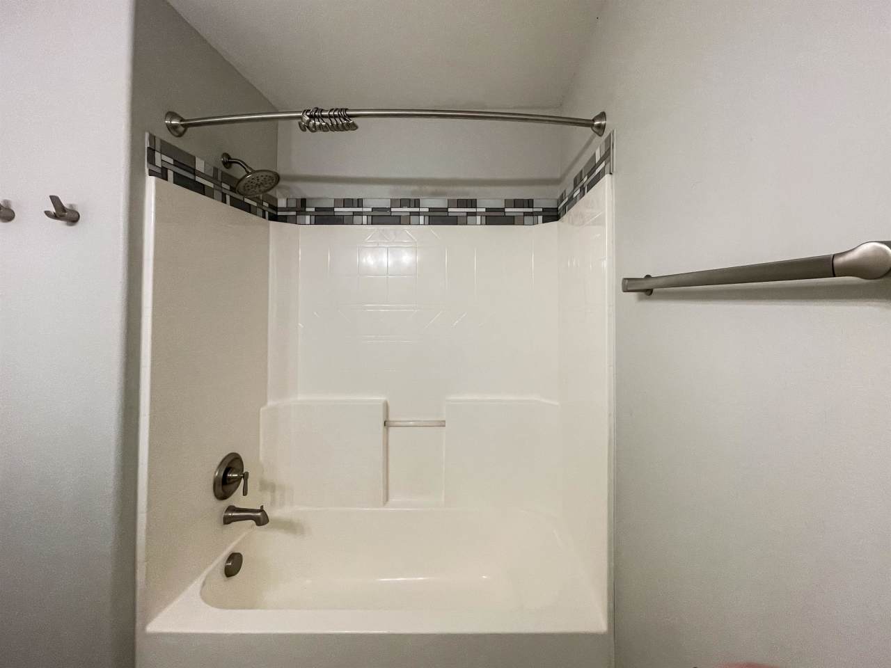 1855 West Ridge Pointe Avenue