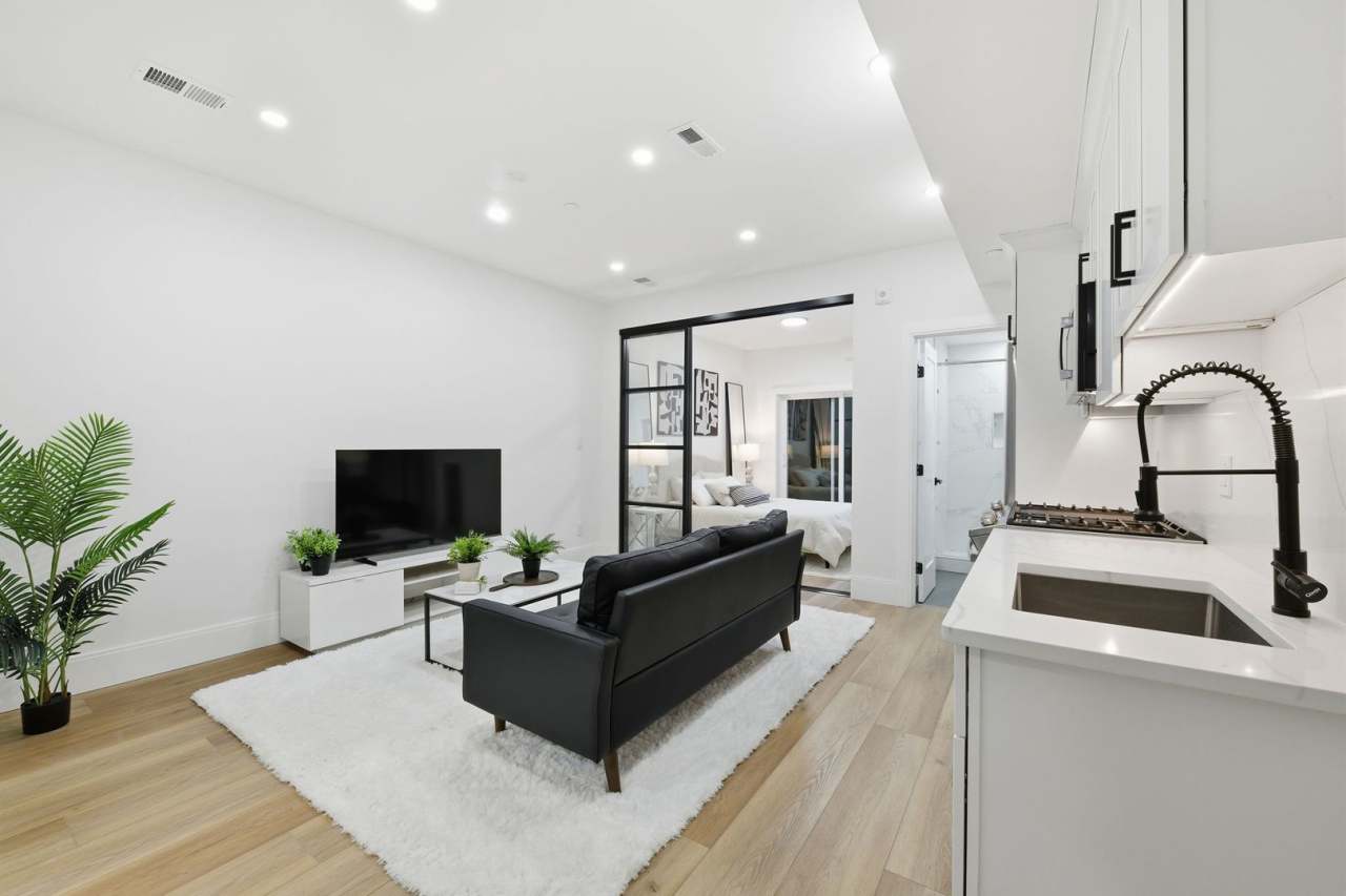 Brand-New Adams Morgan Boutique Living with Walk Score 99!