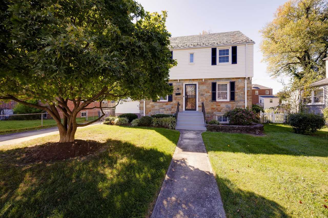 Charming 3BR/2BA Hyattsville Gem! Bonus Room  Sunroom — Move-In Ready!