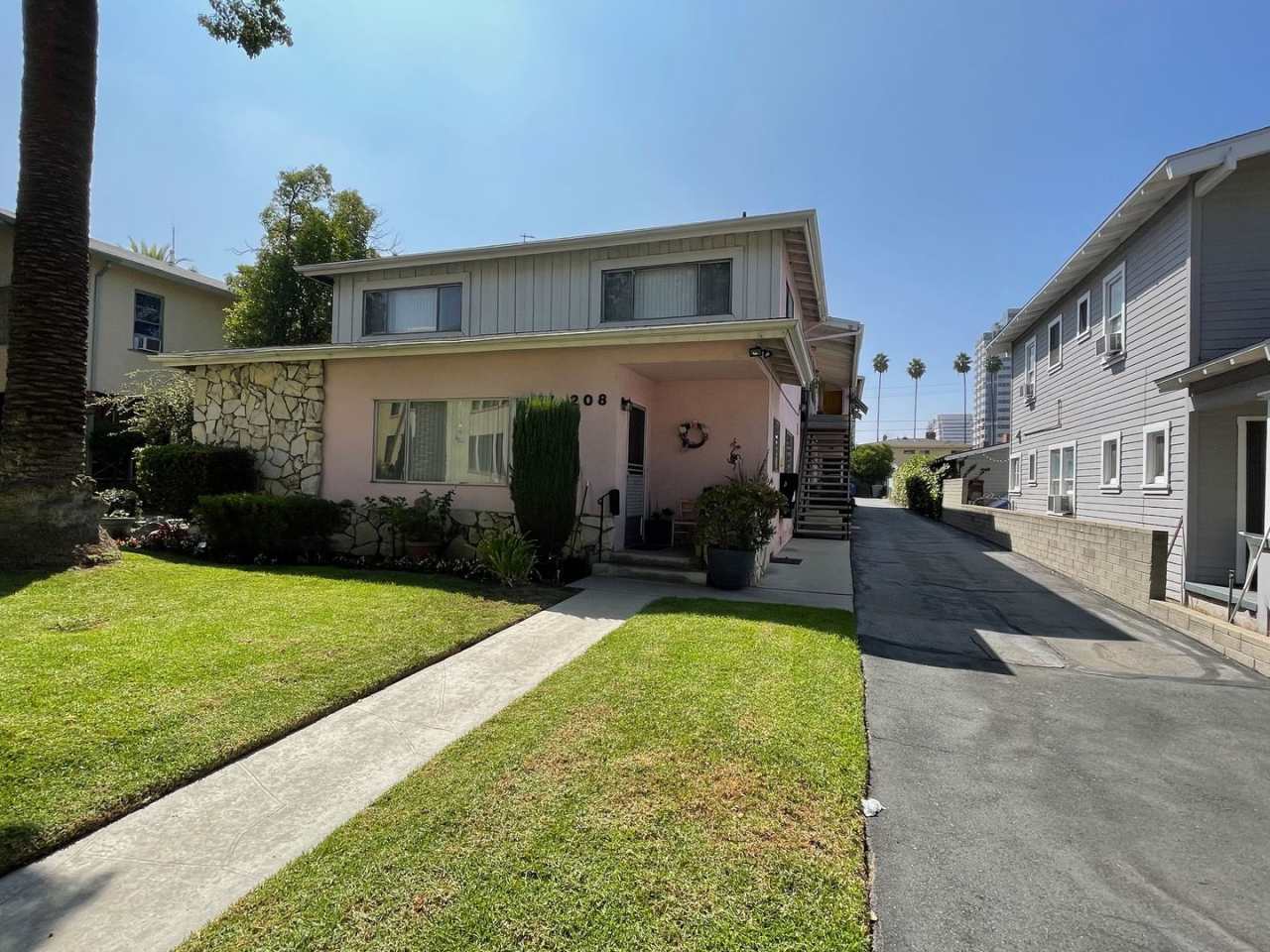 Happy in Heart of Glendale