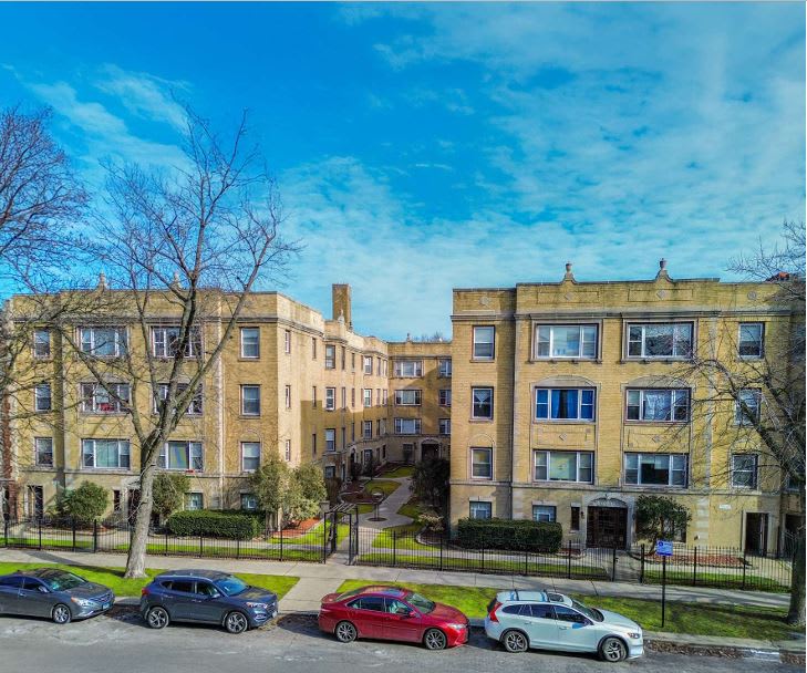 7377 North Damen Ave - J1