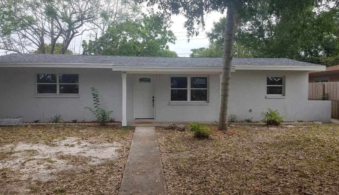 Newly Renovated 3 Bed / 2 Bath Home in North St. Pete – Available Now!