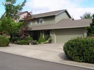 4 bed, 3 bath in desirable McMinnville Neighborhood