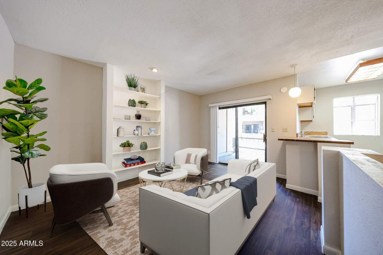 747 S EXTENSION Road