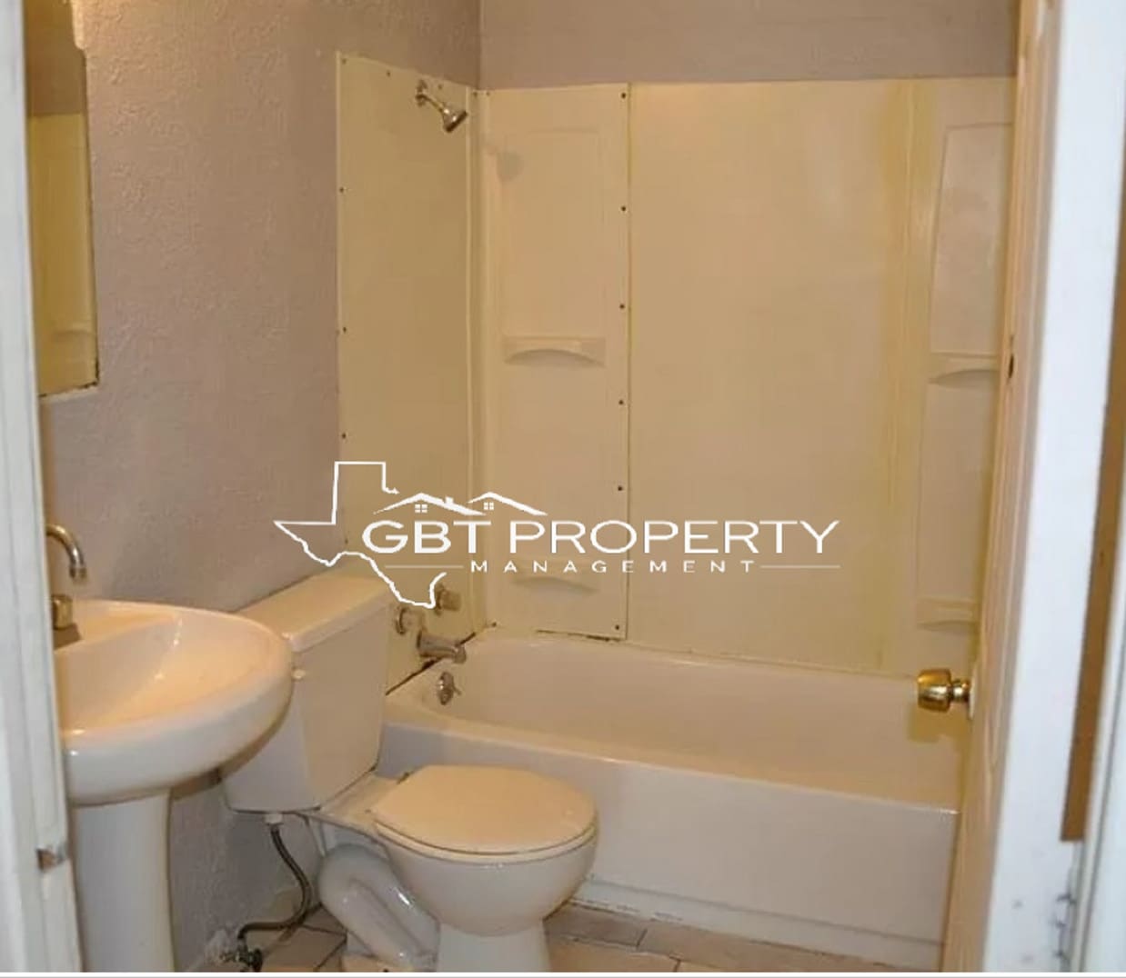 Single Family Home 3 Bedroom 1 Bath!