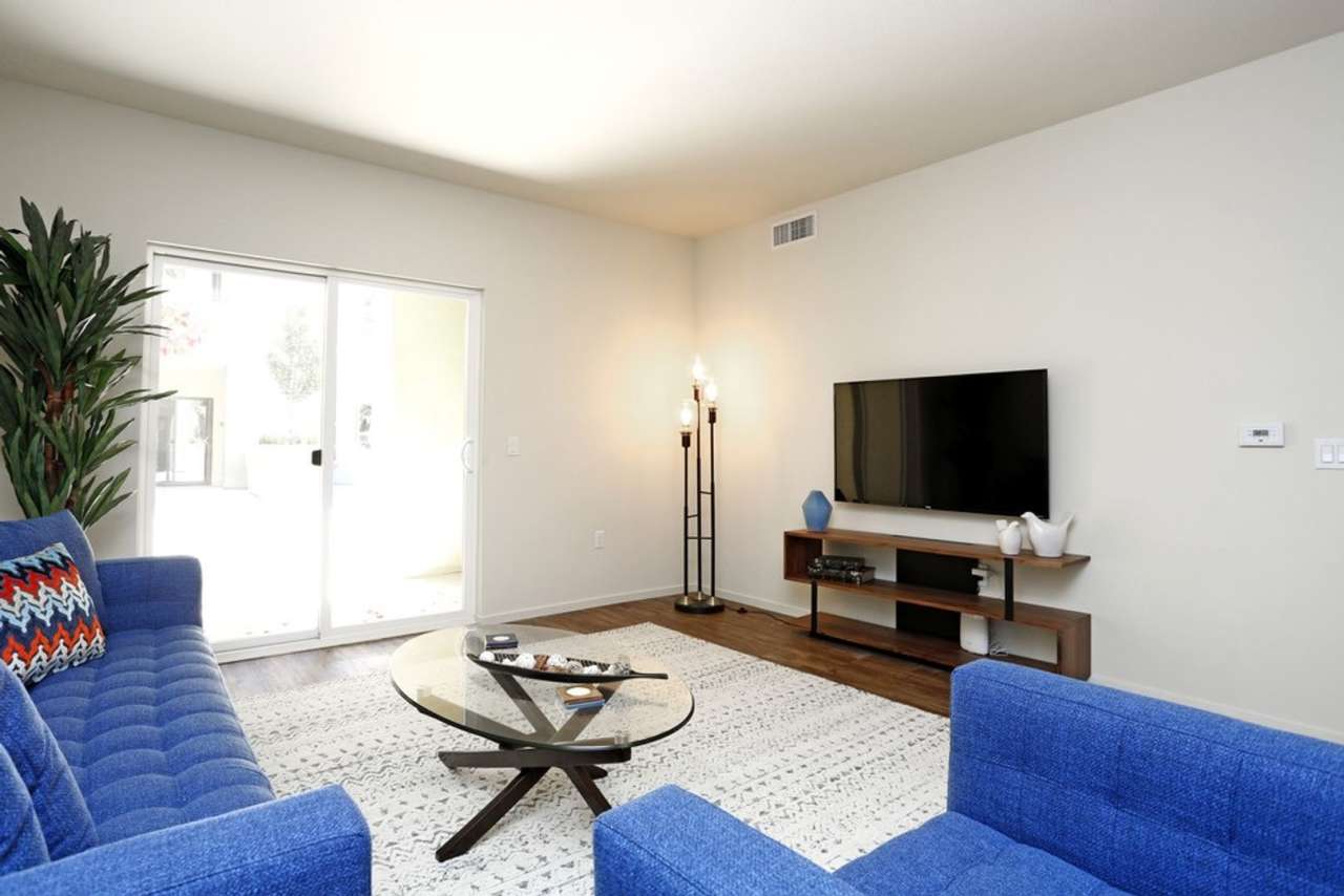 512 El Cerrito Plaza