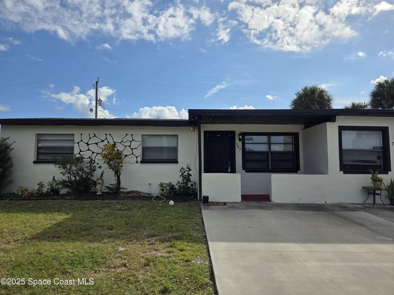 747 E University Boulevard