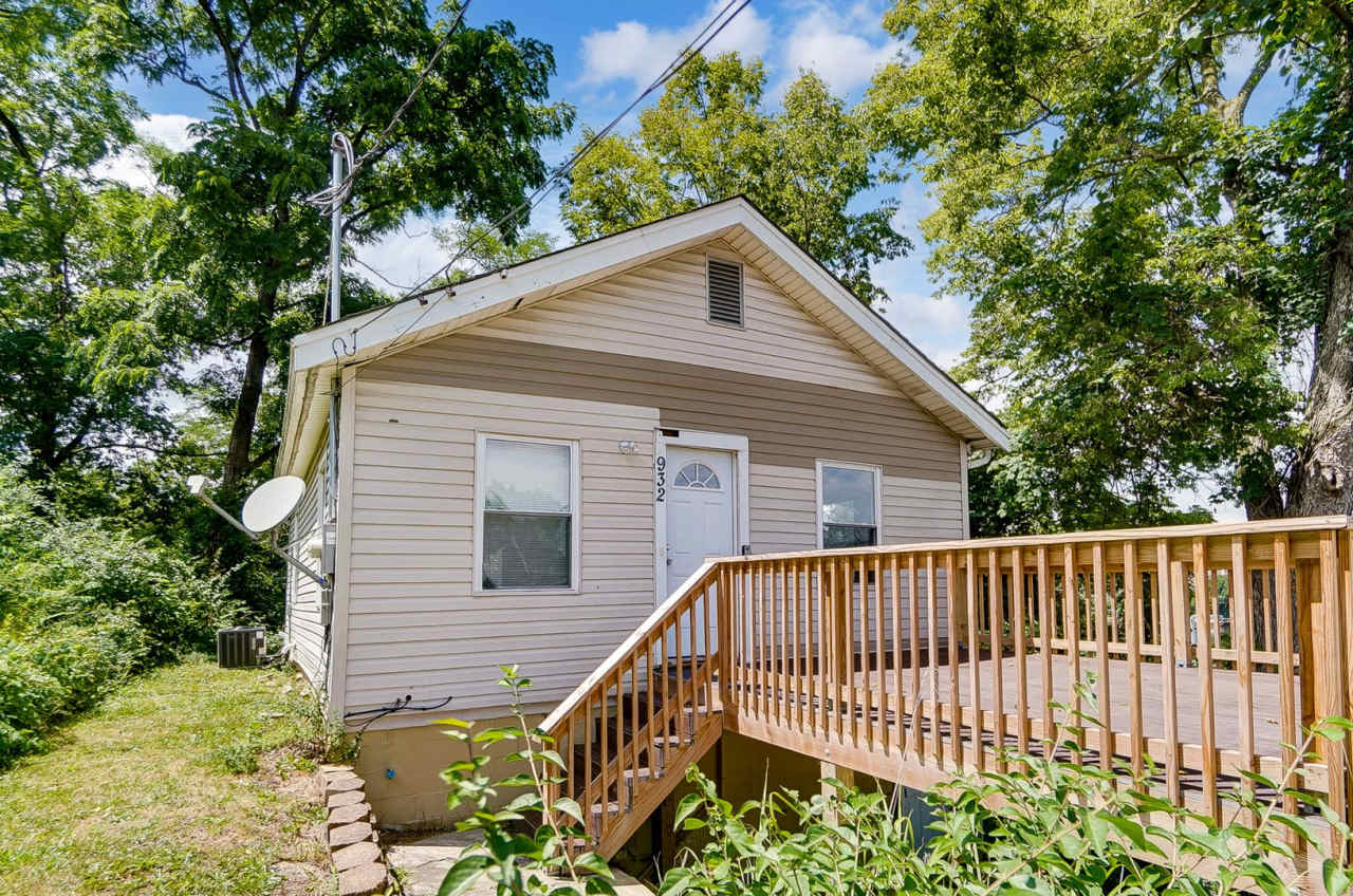 2 Bedroom, 1 Bath With Amazing Views!