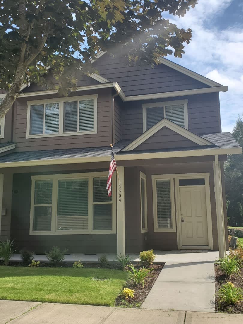 Beautiful townhome in perfect location!