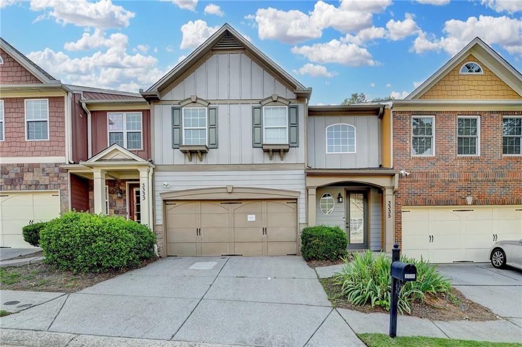 3335 Castleberry Village