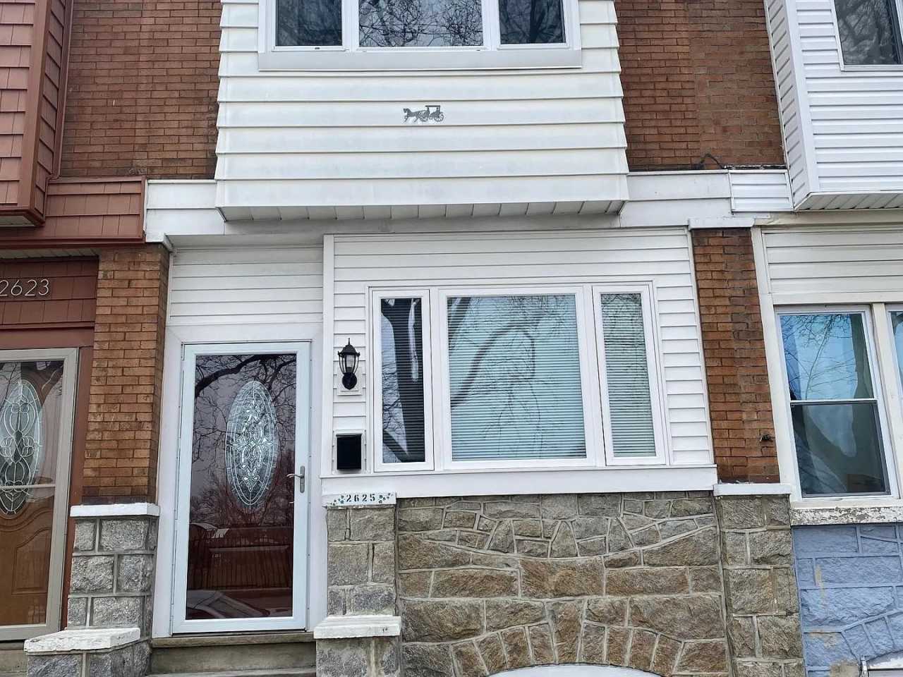 Recently updated 3 Beds 1.5 Bath home, located directly across the street from the Murphy Recreation Center, close walking distance to all the shops at Whitman Plaza, and easy access to 95 / 76 and all major transportation options.