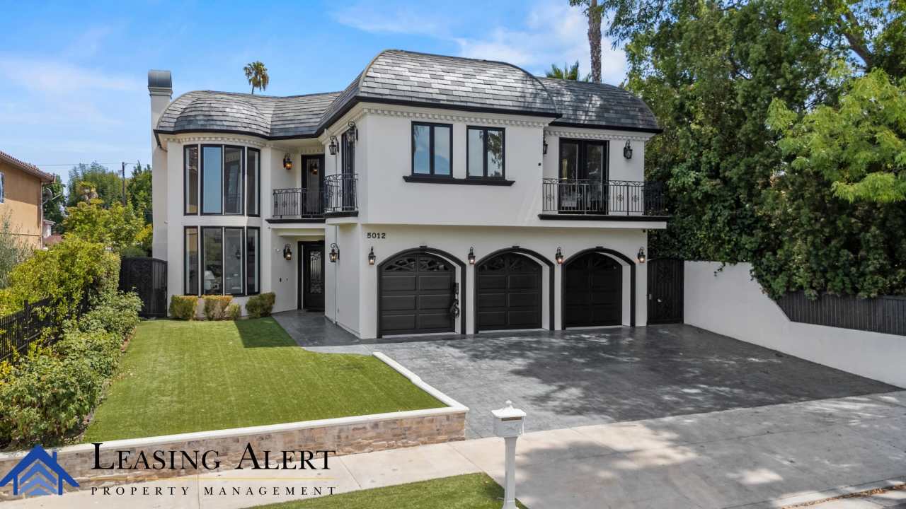 5011 Hayvenhurst Avenue