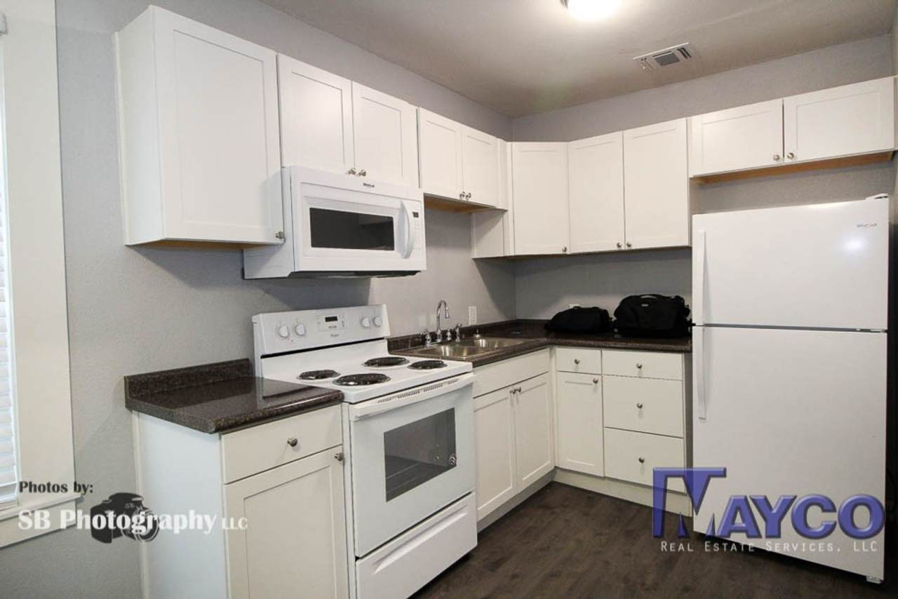 1 bedroom house in Highland!