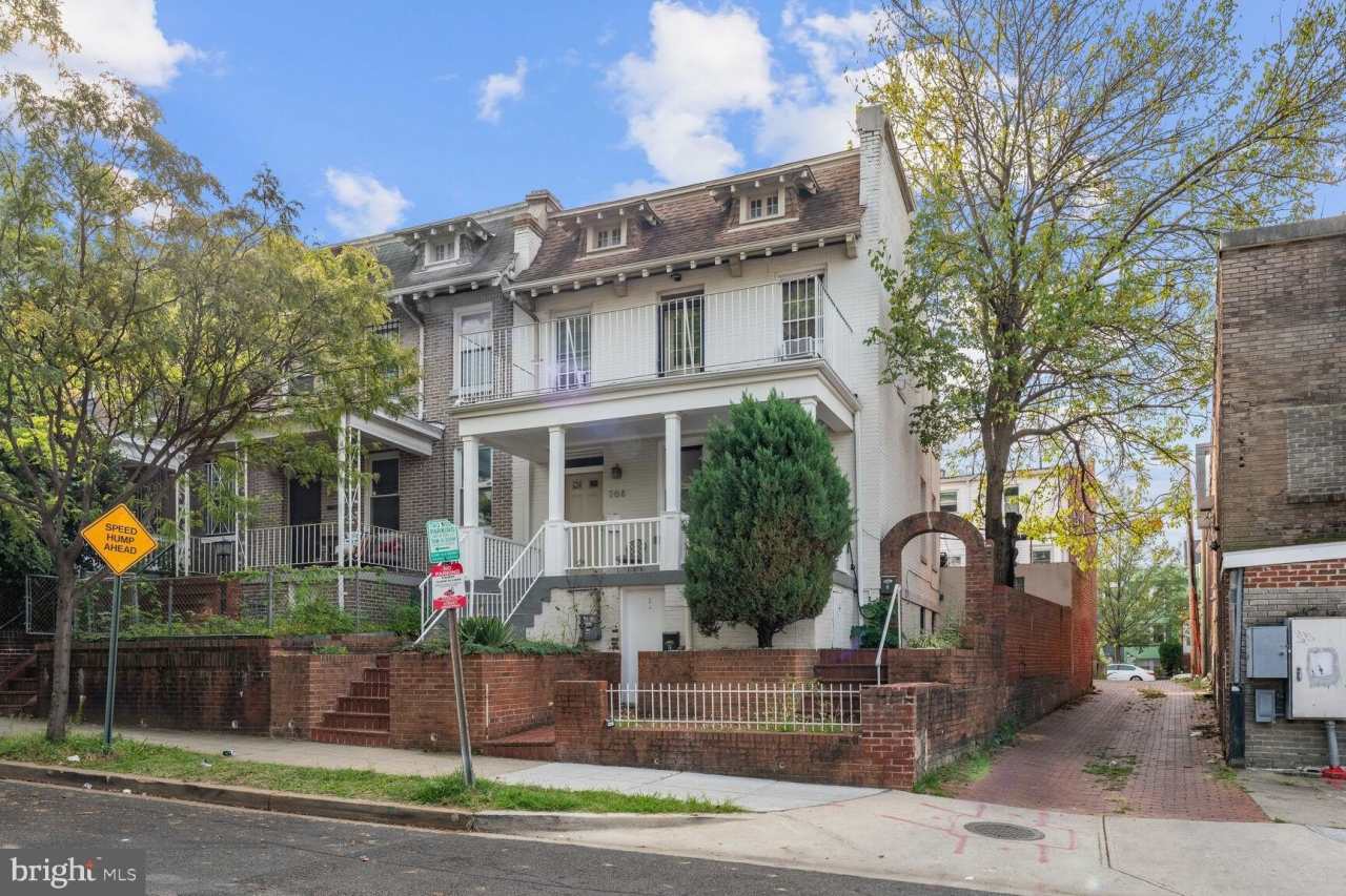 768 QUEBEC Place NW unit: C