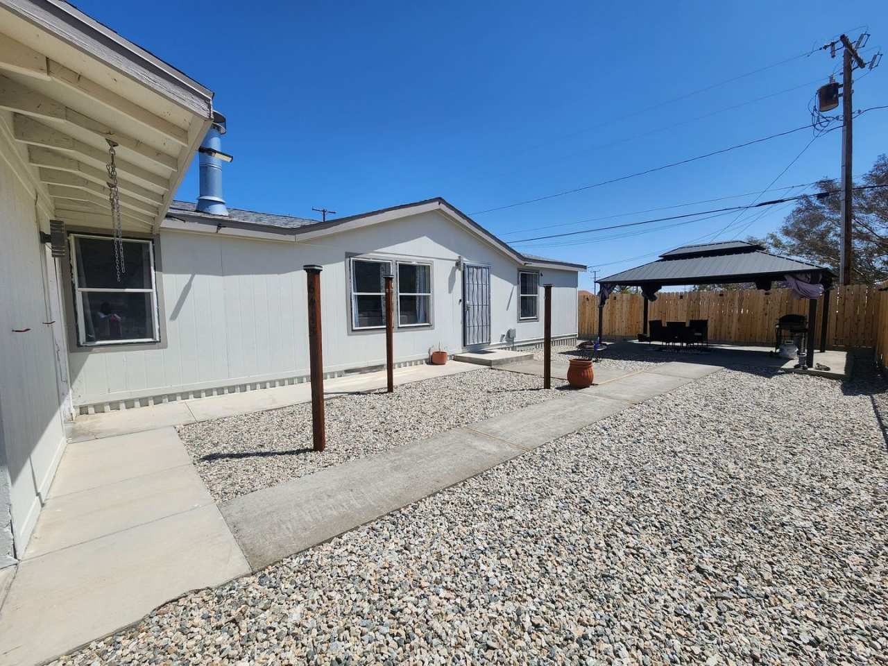 Fully Furnished 3 Bedroom Home In Chocolate Drop Neighborhood in Twentynine Palms