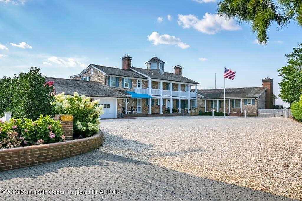 127 Curtis Point Drive