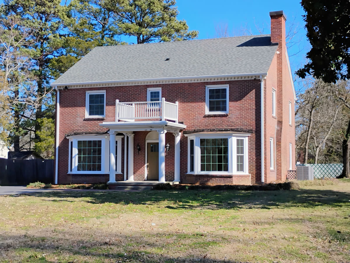 821 South William Street