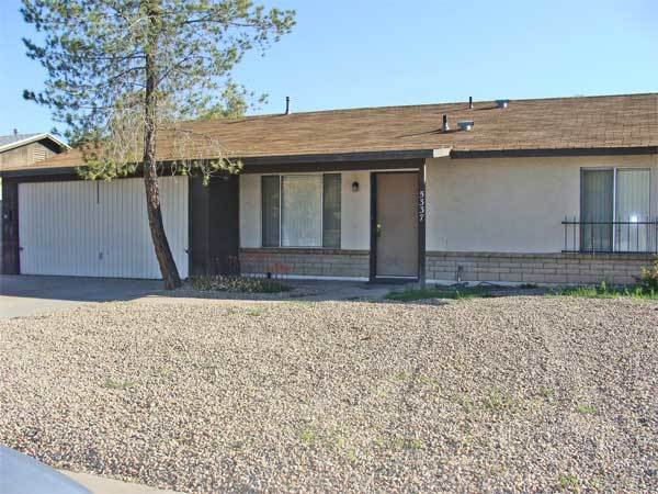 GREAT TEMPE LOCATION - 3 BED 2 BATH NOW AVAILABLE FOR QUICK MOVE IN