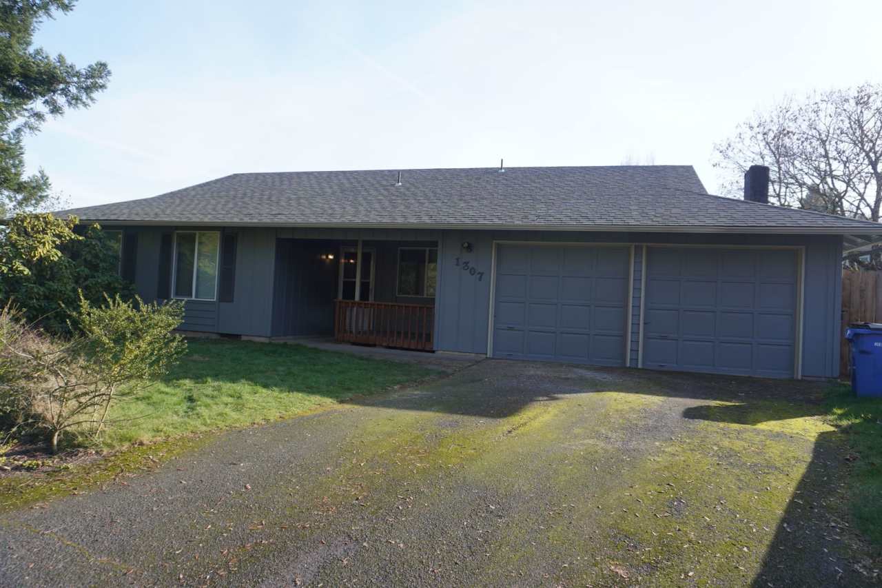 Lovely Felida Home on Large Lot For Lease - 1307 NW 119th St