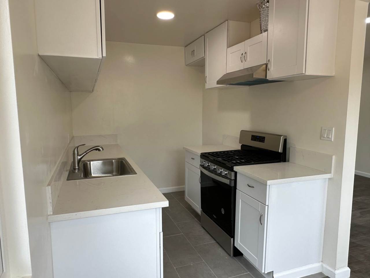 1371 Hilda Ave Apt 3