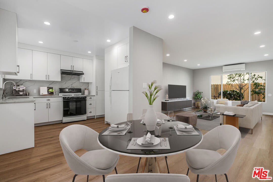 4023 Lincoln Ave unit: 2