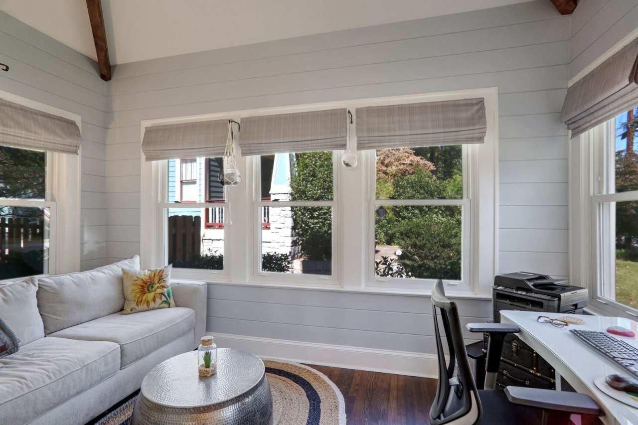 Room in 4 Bedroom Home at Morgan Pl SE