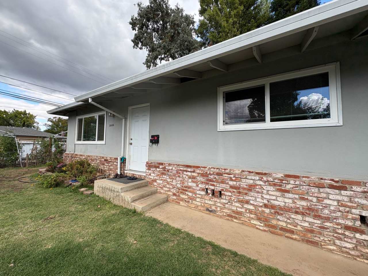 5404 Gibbons Dr - Carmichael 95608