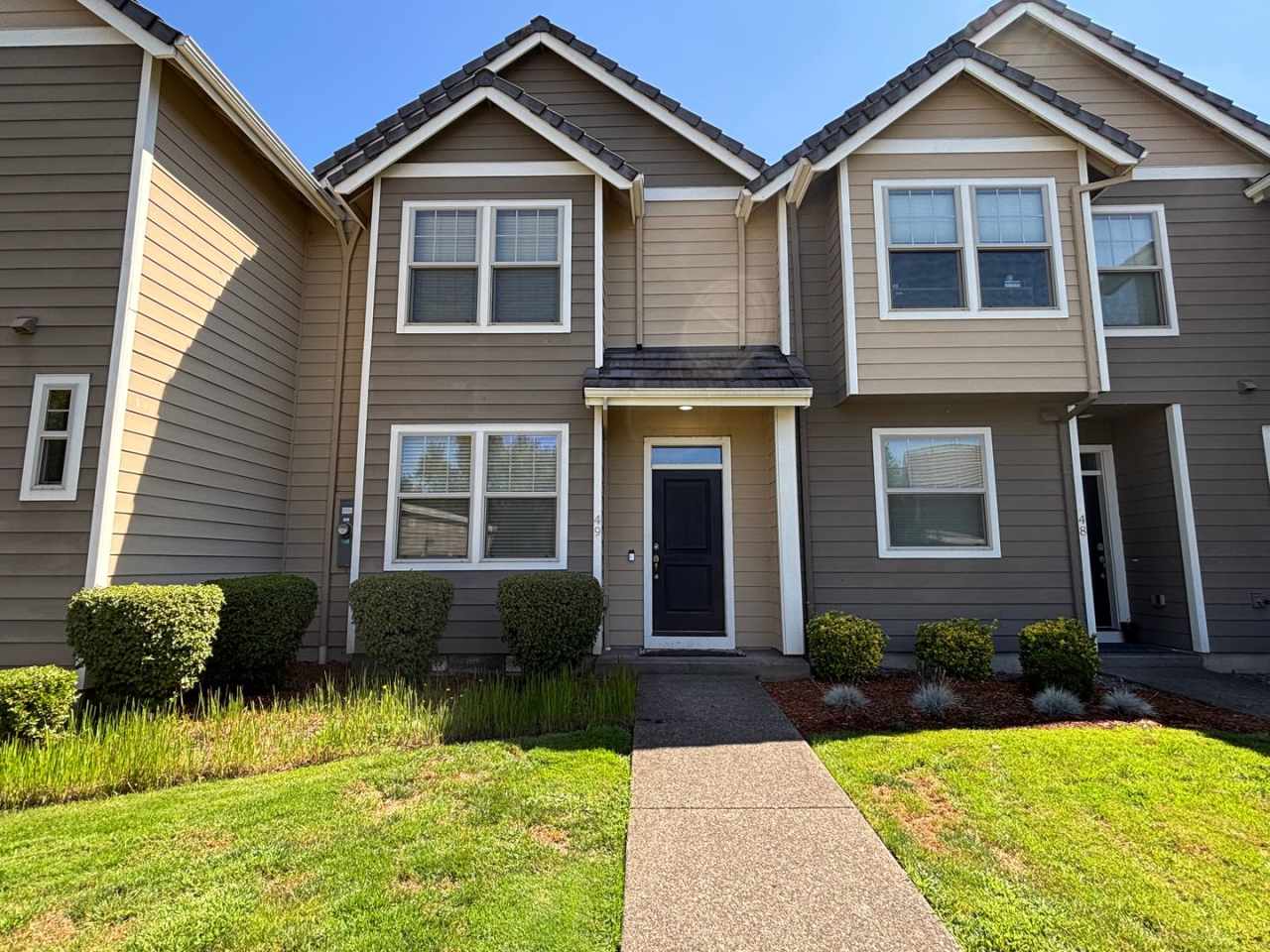 Modern Townhome Available in Wilsonville