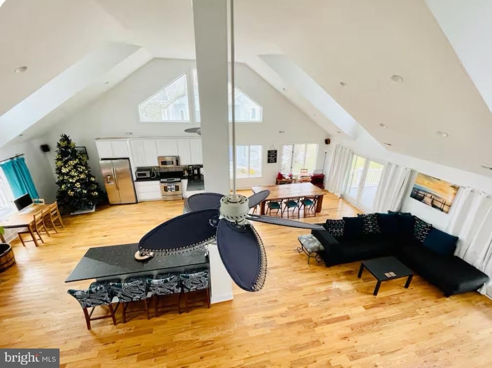 820 BAY FRONT Avenue