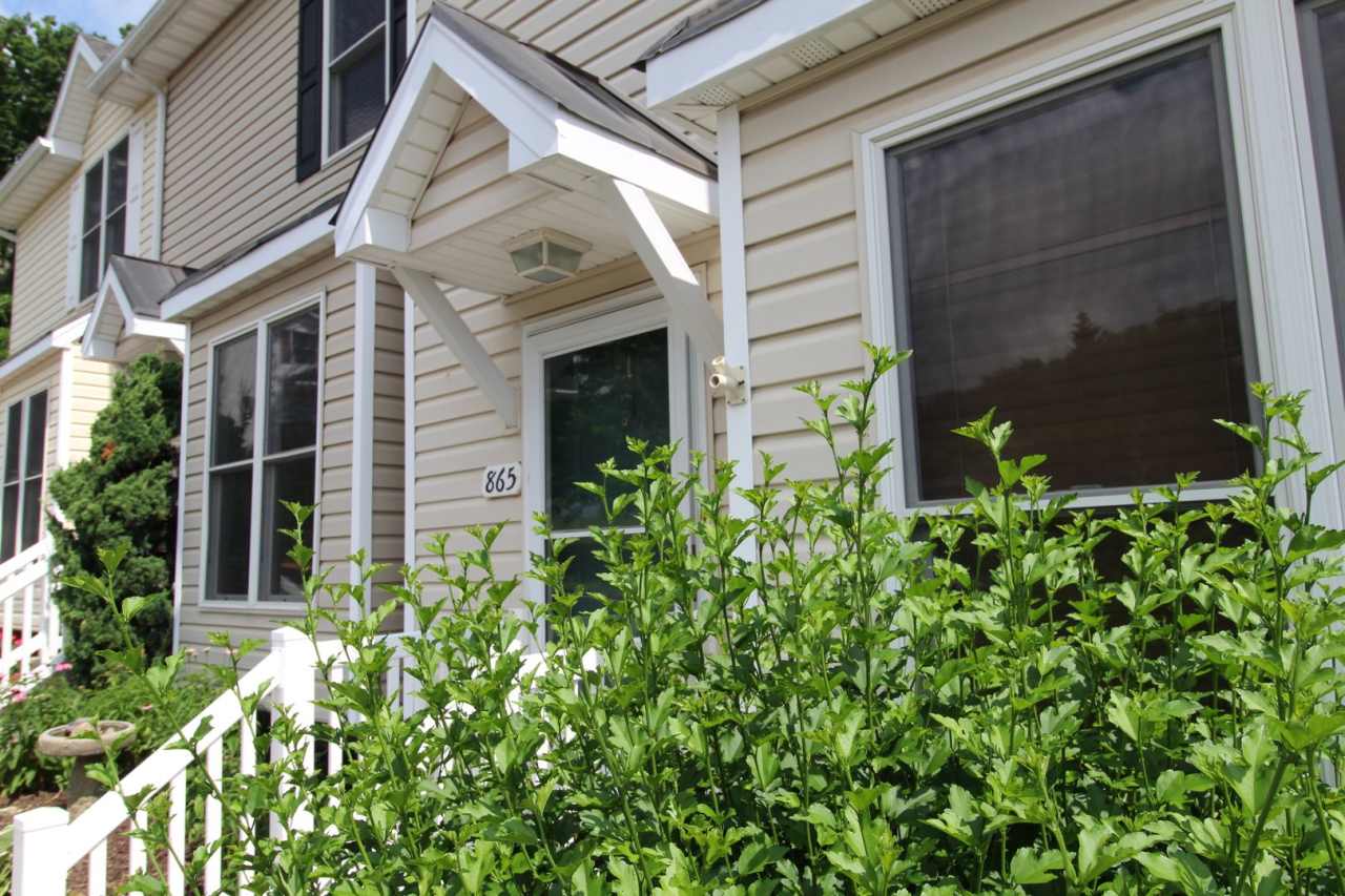 Townhome in Avalon Woods FOR RENT! - 865 Camelot Ln.