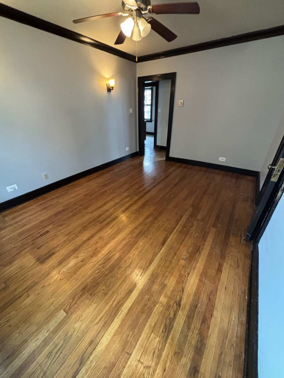 3114 North Karlov Avenue