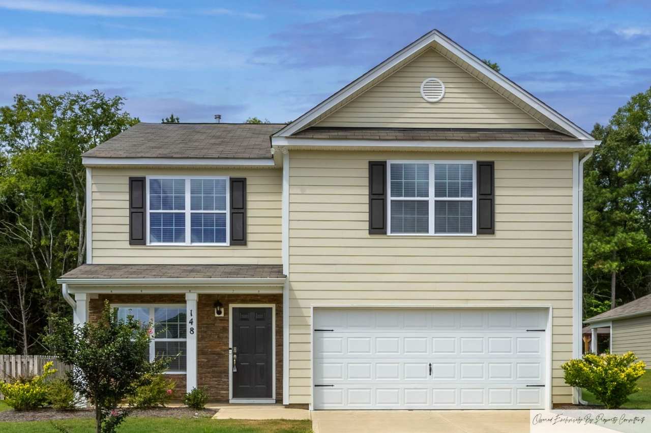 HOLIDAY SPECIAL! FIRST FULL MONTH'S RENT FREE WITH A SIGNED 18 MONTH LEASE!